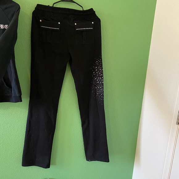 Two piece Woman’s track suit - Picture 4 of 5